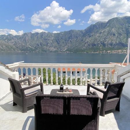 Lux Boka Sea View Apartment Kotor Dış mekan fotoğraf