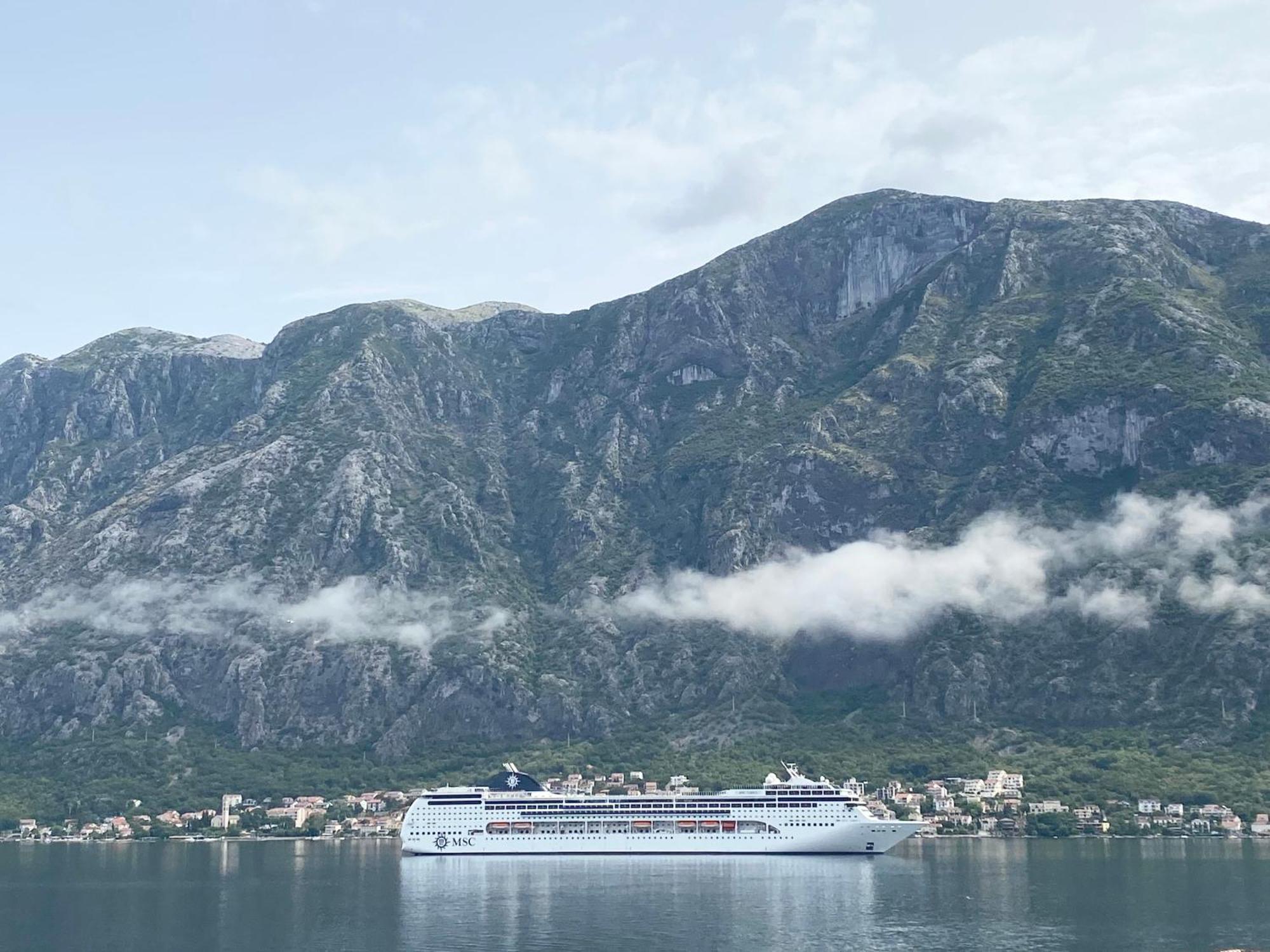 Lux Boka Sea View Apartment Kotor Dış mekan fotoğraf