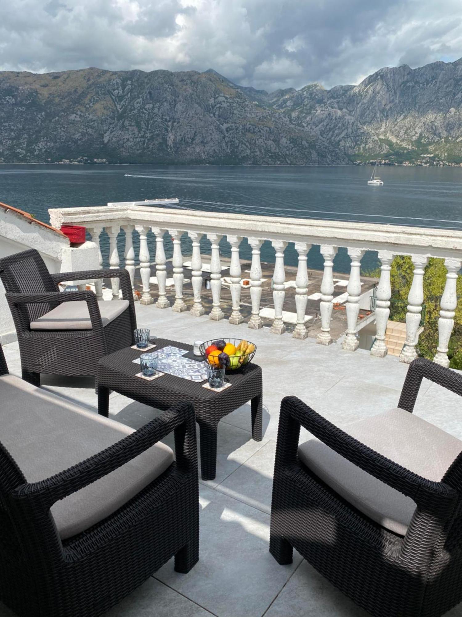 Lux Boka Sea View Apartment Kotor Dış mekan fotoğraf