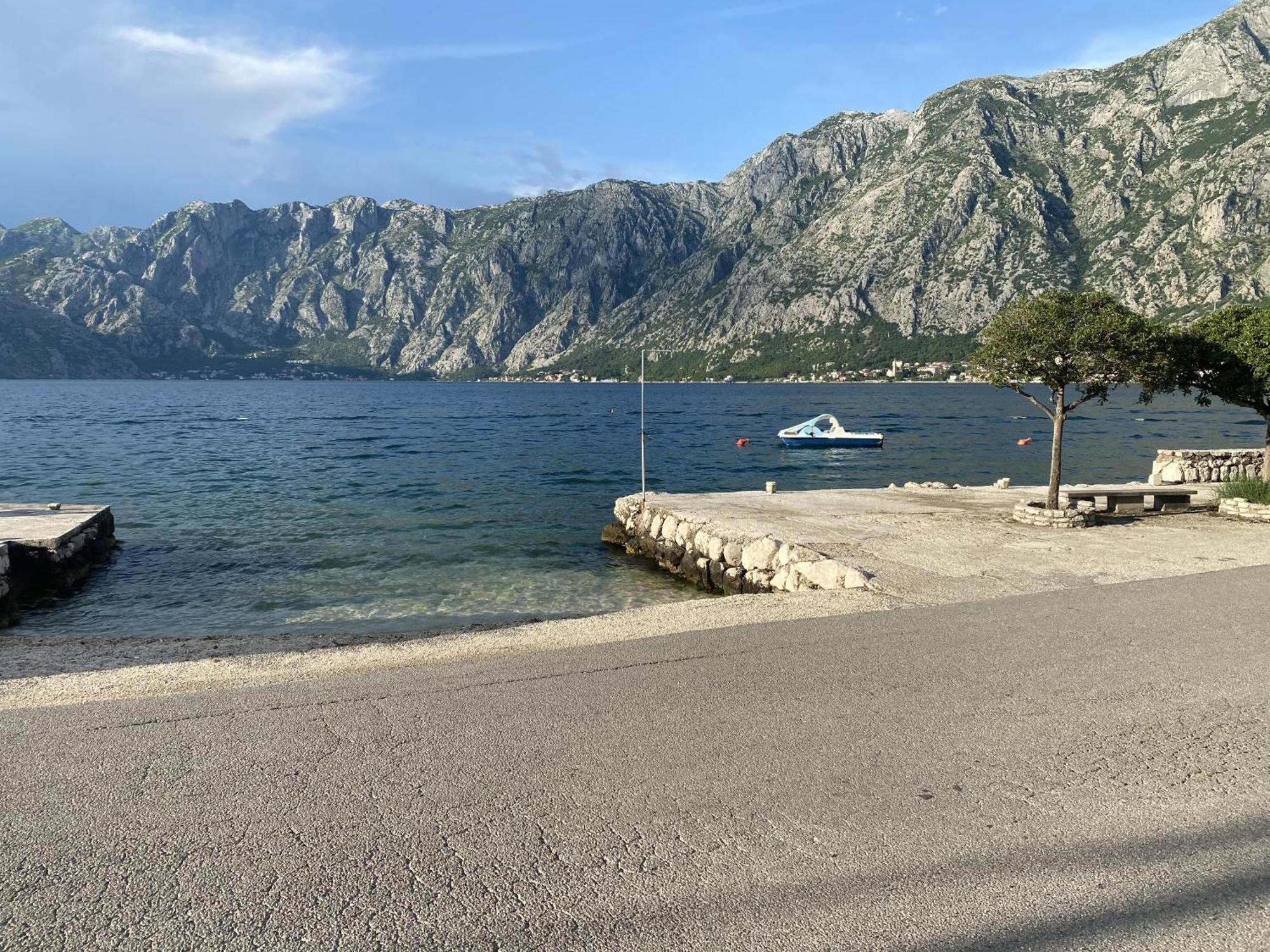 Lux Boka Sea View Apartment Kotor Dış mekan fotoğraf